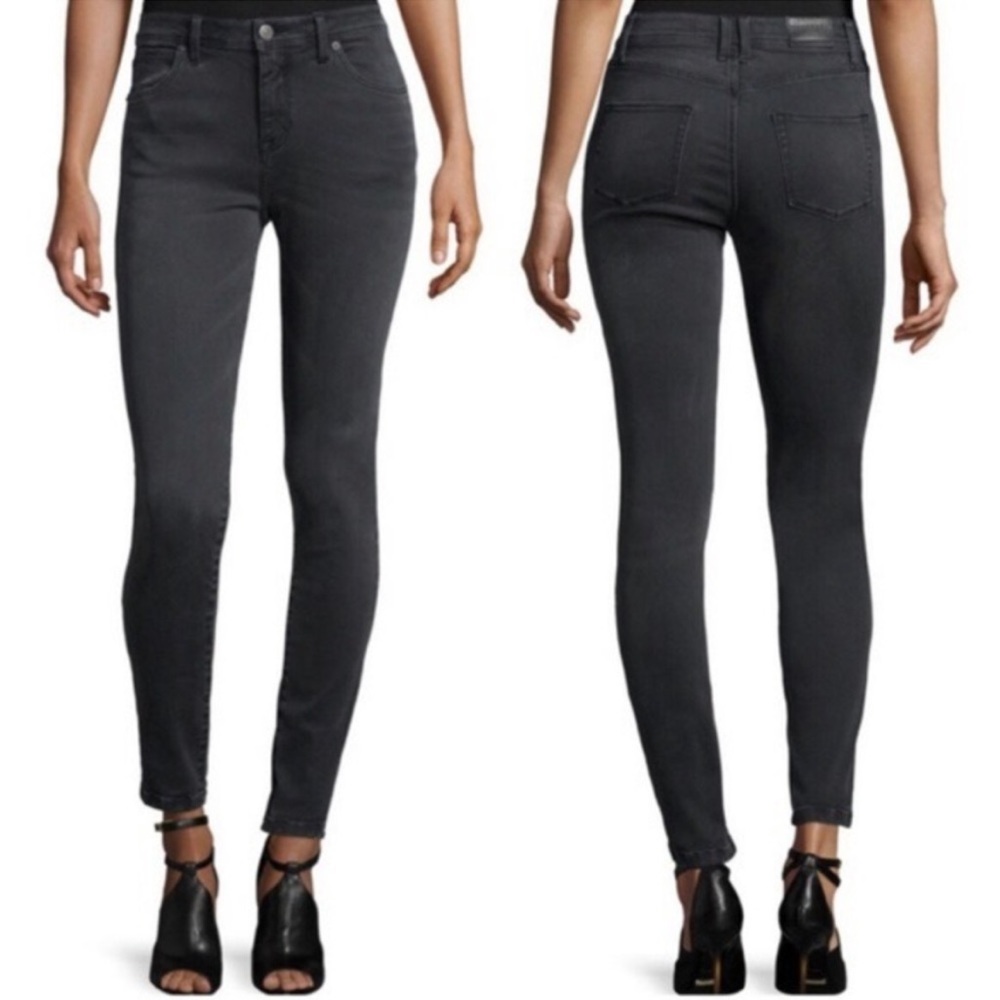 ☘️Burberry Brit Straight Jeans